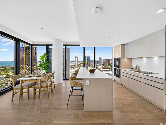 4th image of 333 Ward Ave #2403