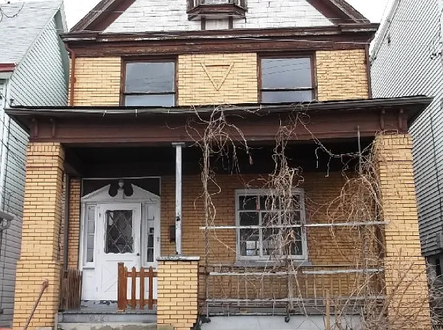 902 2nd St photo 1