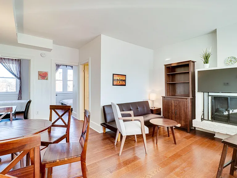 409 Constitution Ave NE #4 — Photo 3