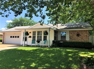 807 S Mills Dr, Euless, TX 76040