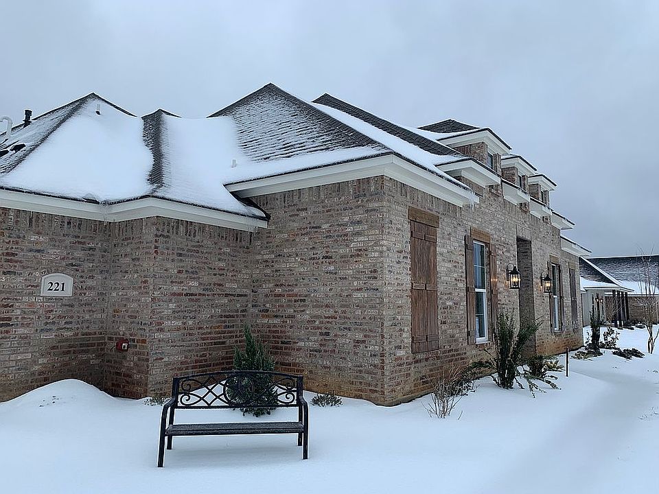 2nd image of 221 Marble Pl
