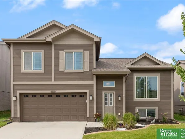 9114 Black St, Omaha, NE 68122