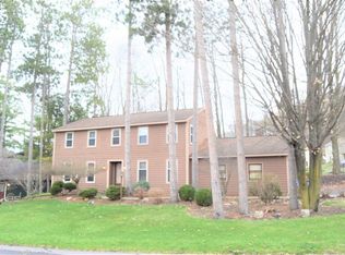 225 Feldspar Dr, Syracuse, NY 13219