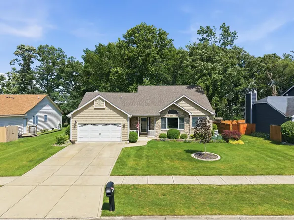 7621 Hamlin St, Crown Pt, IN 46307