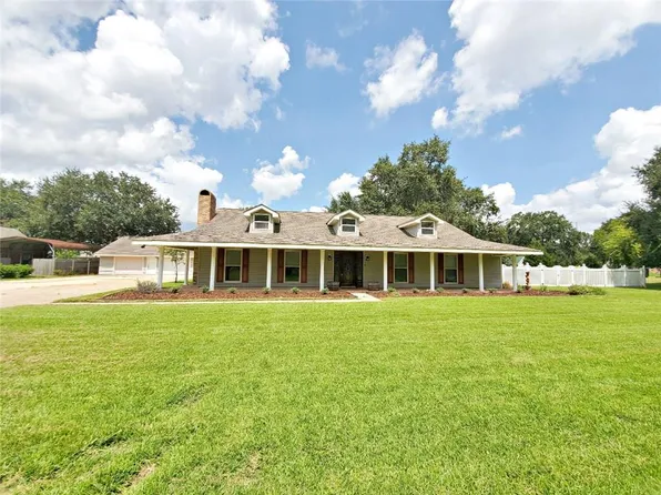 172 Rue Acadian, Belle Chasse, LA 70037