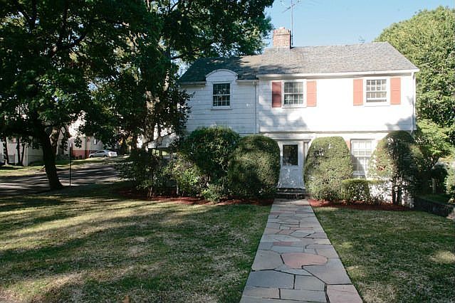 1st image of 122 Dell Ave