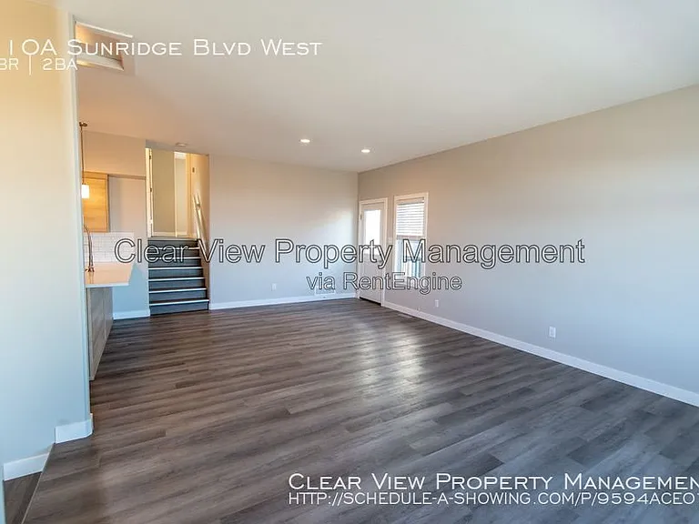 98 Sunridge Blvd W #UPPER LEVEL — Photo 6