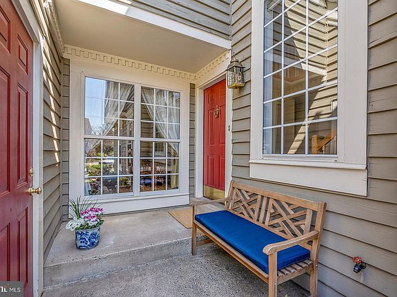 4th image of 21170 Wildflower Sq