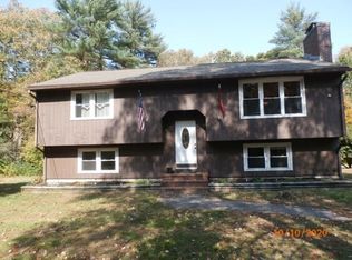 366 River St, Halifax, MA 02338