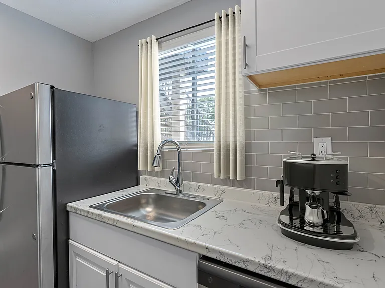 Arbor Place Apartments — Photo 6