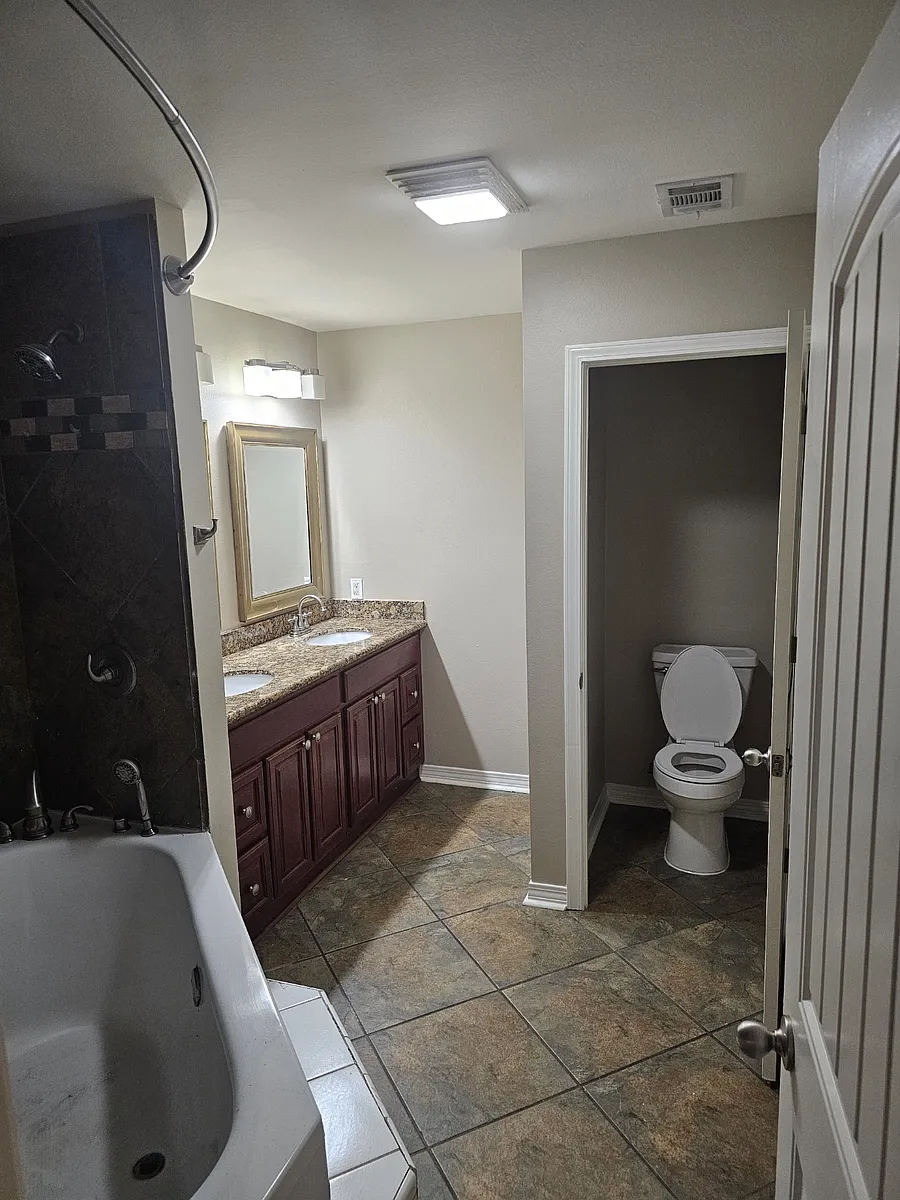 Building Photo - 4550 Louisa Dr