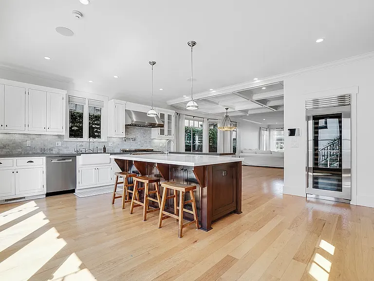 44 Sunset Ave — Photo 15