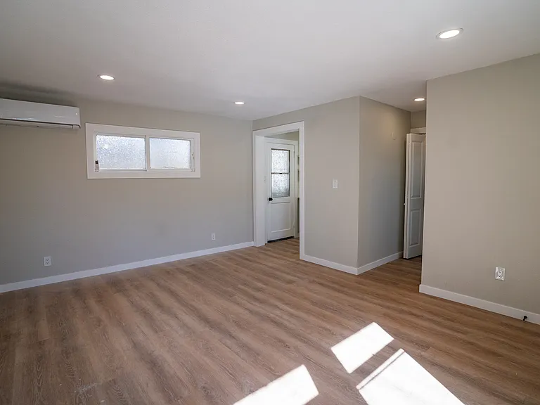 4155 Elm Ave — Photo 3