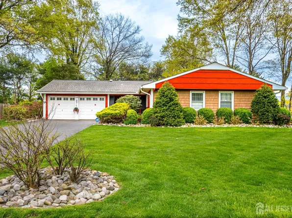 27 Landry Rd, Somerset, NJ 08873