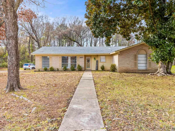 2801 Sherwood Dr, Longview, TX 75605