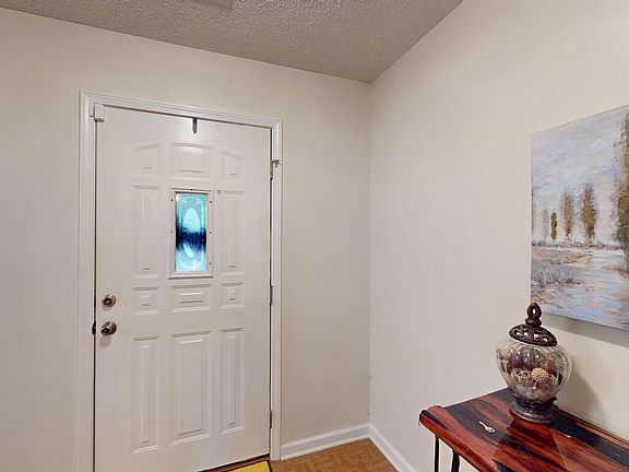 5th image of 2935 Sun Valley Dr