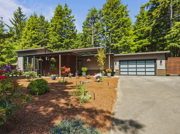1020 NW Terrace St, Waldport, OR 97394