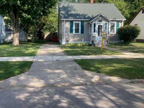 1129 Jennings Ave, Benton Harbor, MI 49022