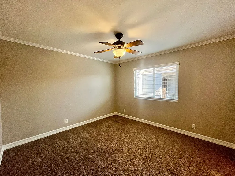 3735 & 3745 Pershing Ave — Photo 8