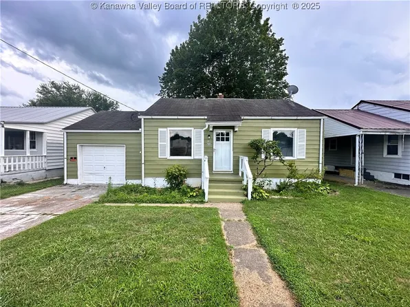 686 Burdette Addition Dr, Point Pleasant, WV 25550