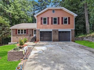 4428 Huntshire Dr, Stone Mountain, GA 30083