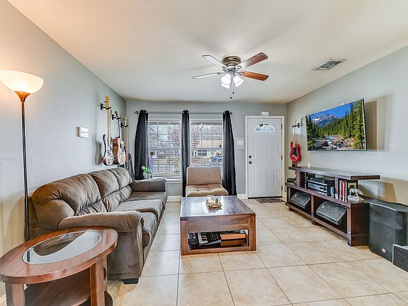 3rd image of 4238 King Krest Dr