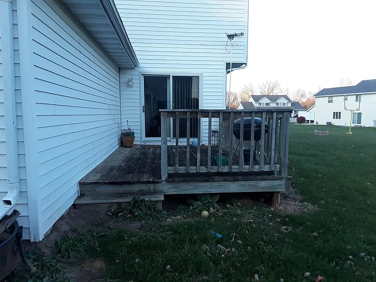 1560 Cardinal Ln — Photo 10