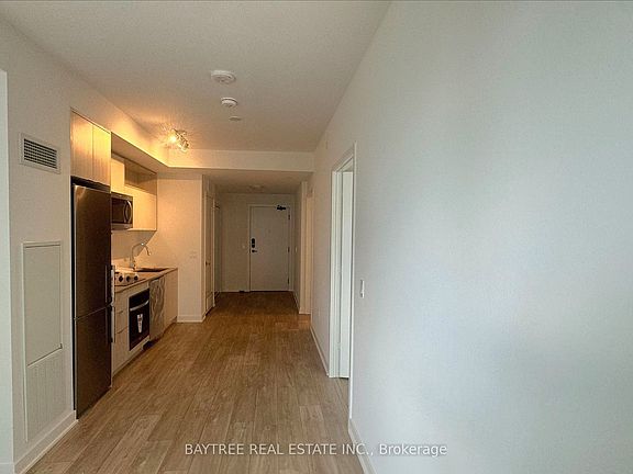 4th image of 70 Princess St #2214