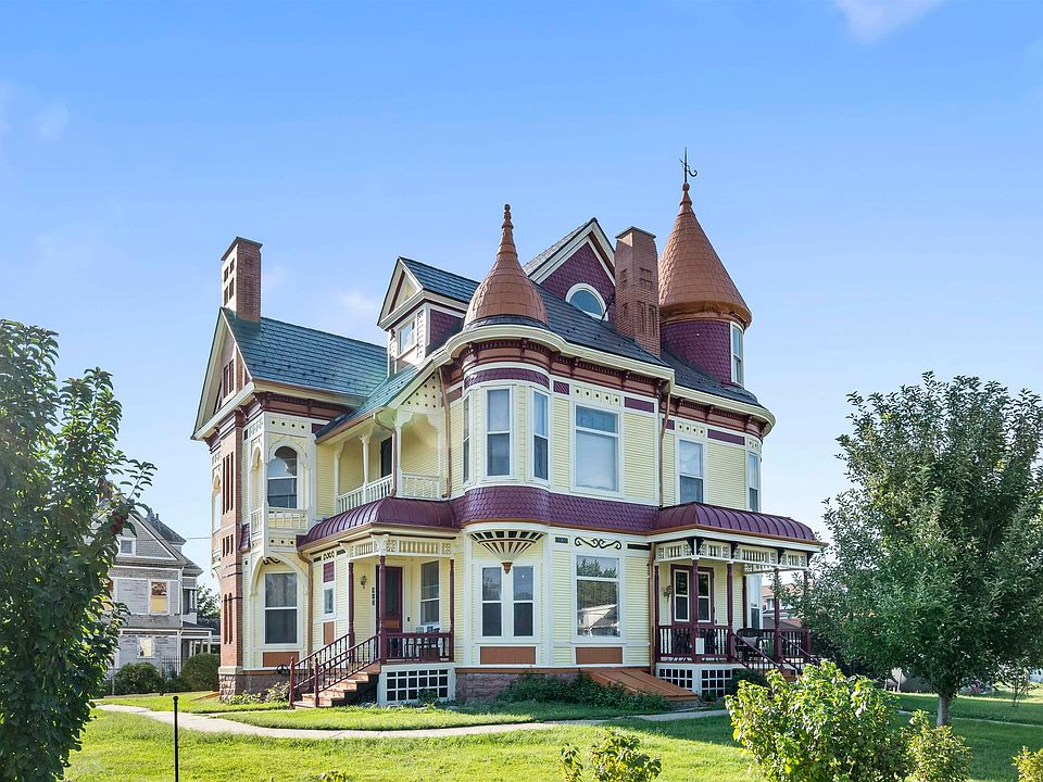 913 2nd Ave, Vinton, IA 52349 Zillow