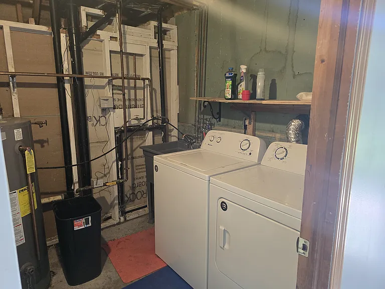 1043 Eastview Cir — Photo 18