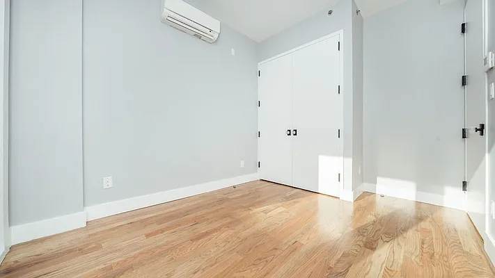 Rented by Nooklyn NYC LLC | media 76