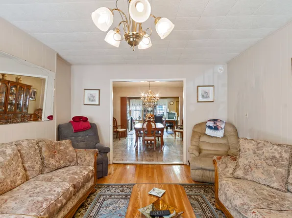 457 6th Street image 4 of 16