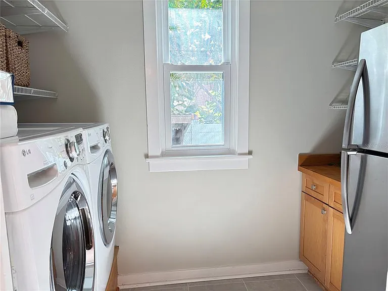 324 Julia Pl — Photo 21