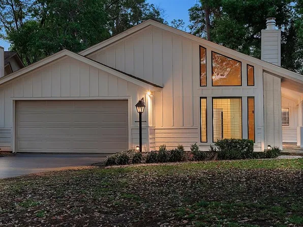 4 Hedgebell Court, The Woodlands, TX 77380