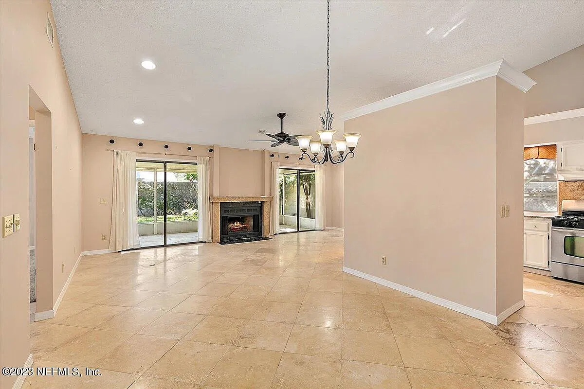 2 bed, 2.0 bath, 1263 sqft, $2,900 — Photo 2