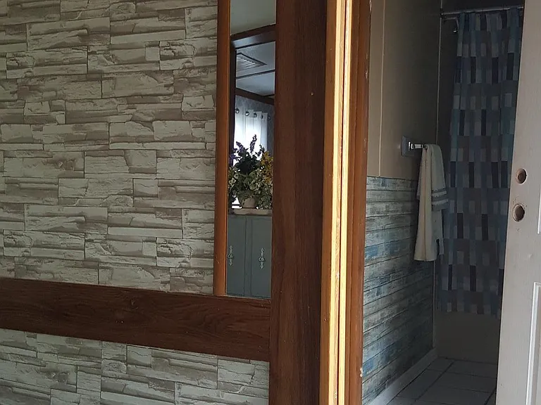 10975 Log Rd — Photo 2