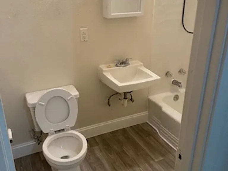 14436 Washington Ave SW — Photo 5
