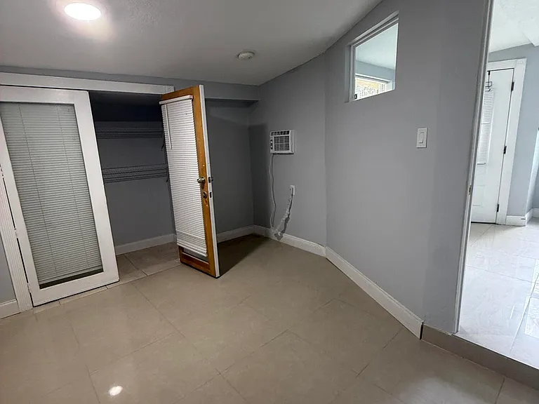 192 Caroline Dr — Photo 4