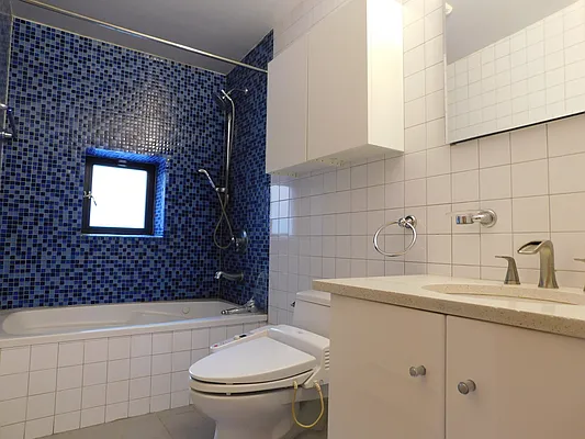 Rented by NYC Village Real Estate | media 24