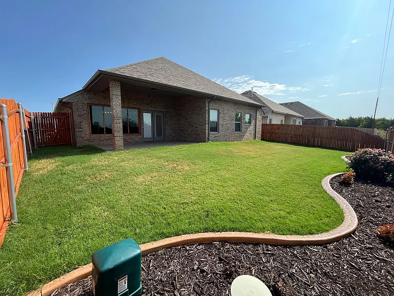 3104 Pebble Pond Dr — Photo 24