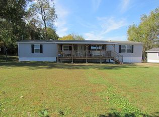 1049 Lobelville Hwy, Linden, TN 37096