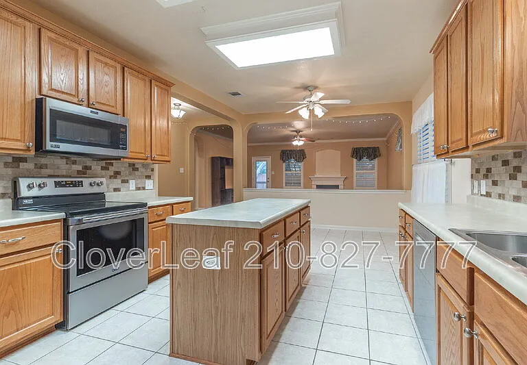 22714 Sabine Smt — Photo 18