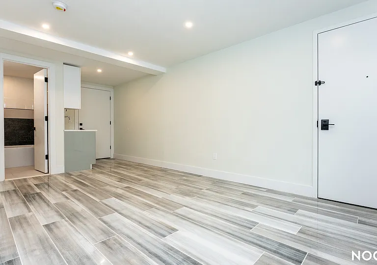 1060 Halsey St #S — Photo 2