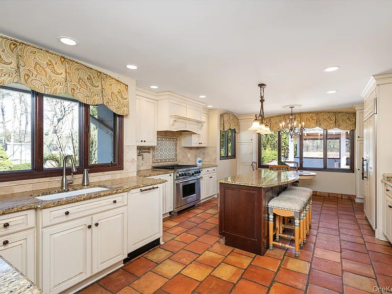 8 Plaka Ct — Photo 14