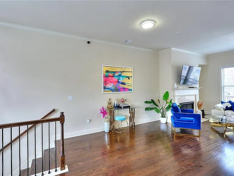 1306 Harris Way — Photo 6