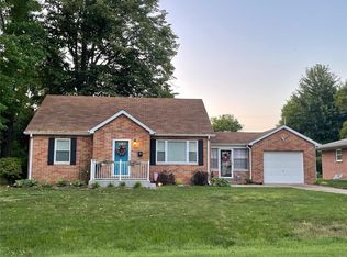 327 Oliver Lee Dr, Belleville, IL