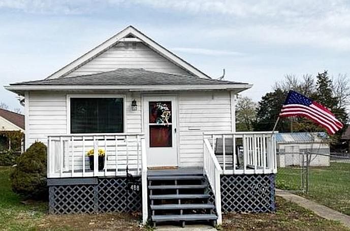 1st image of 488 Ballard Ave