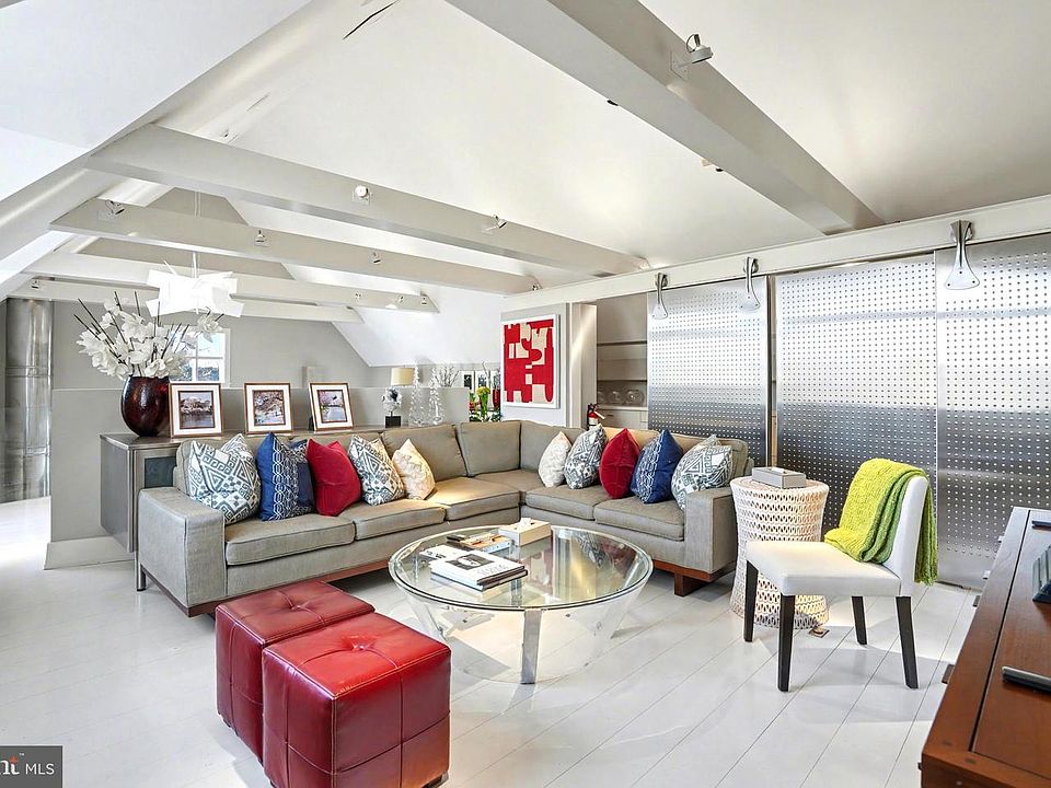 28th image of this home