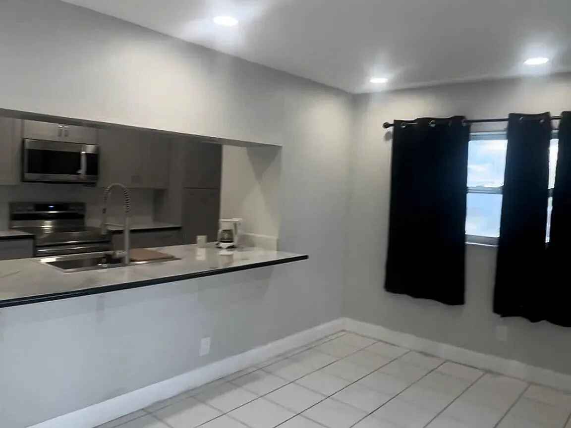 3 bed, 2.0 bath, 1212 sqft, $3,600 — Photo 2