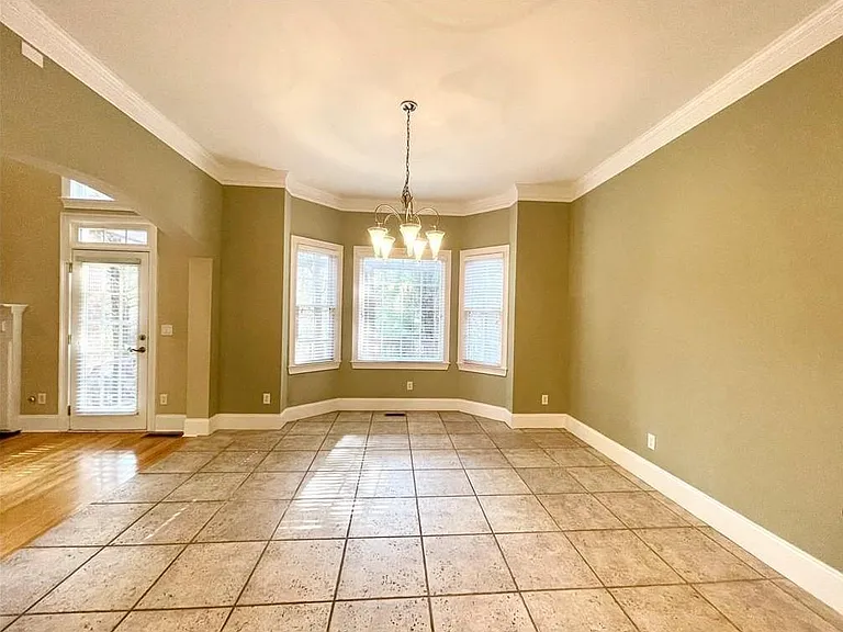 455 Wembley Cir — Photo 14